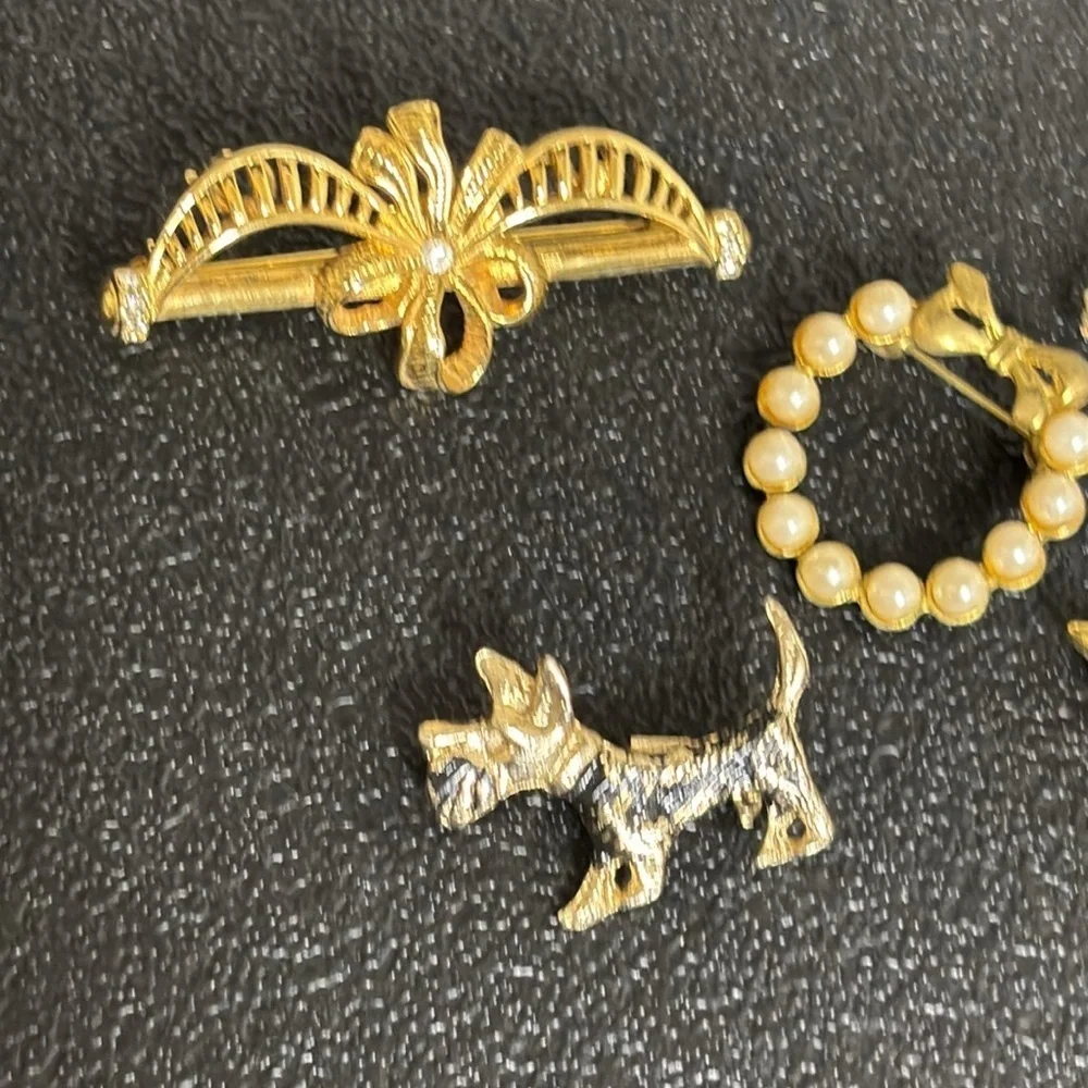 Brooch Collection Bundle Lot Hummingbird Scottie Dog Deer Wreath Set